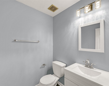 4640 Knoxville Street - Photo Thumbnail 9