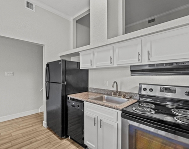 7820 Seawall Boulevard - Photo Thumbnail 1