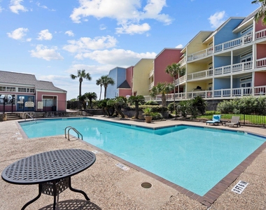 7820 Seawall Boulevard - Photo Thumbnail 9