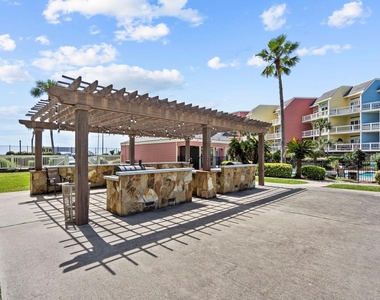 7820 Seawall Boulevard - Photo Thumbnail 33