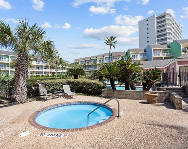 7820 Seawall Boulevard - Photo Thumbnail 10