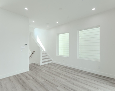 7735 Hammerly Blvd - Photo Thumbnail 23