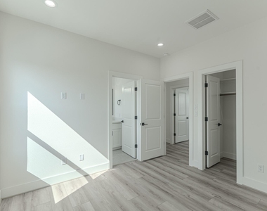7735 Hammerly Blvd - Photo Thumbnail 44