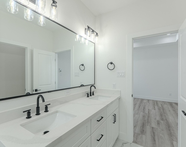 7735 Hammerly Blvd - Photo Thumbnail 41