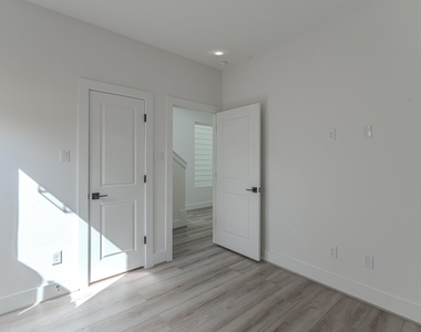 7735 Hammerly Blvd - Photo Thumbnail 17