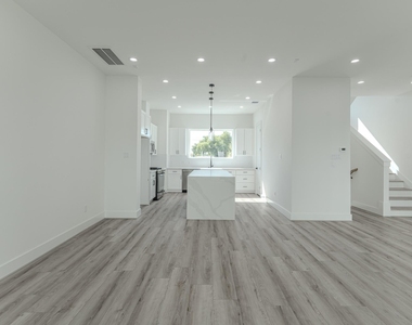 7735 Hammerly Blvd - Photo Thumbnail 32