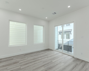 7735 Hammerly Blvd - Photo Thumbnail 24
