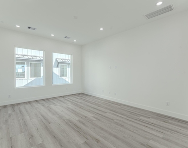 7735 Hammerly Blvd - Photo Thumbnail 30