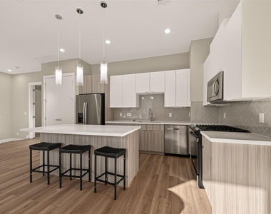 778 Paul Quinn Street - Photo Thumbnail 5