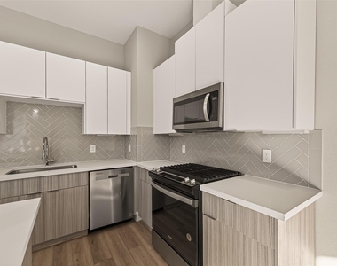 778 Paul Quinn Street - Photo Thumbnail 8