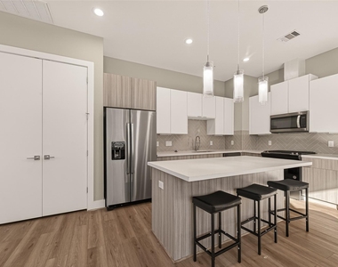 778 Paul Quinn Street - Photo Thumbnail 6