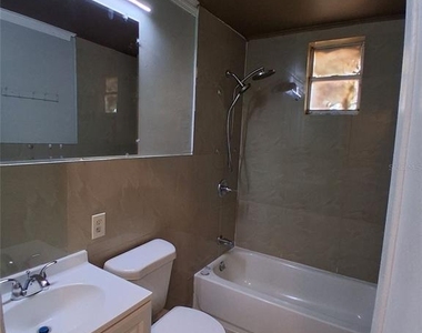 506 N Macdill Avenue - Photo Thumbnail 6