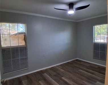 506 N Macdill Avenue - Photo Thumbnail 7