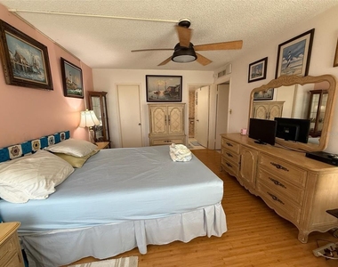 7400 Sun Island Drive S - Photo Thumbnail 14