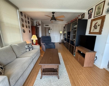7400 Sun Island Drive S - Photo Thumbnail 4