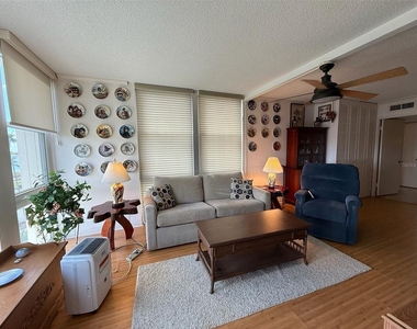 7400 Sun Island Drive S - Photo Thumbnail 3