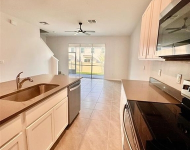 31325 Midnight Sun Way - Photo Thumbnail 4