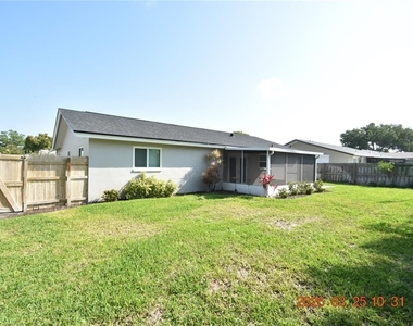 2600 60th Avenue S - Photo Thumbnail 5