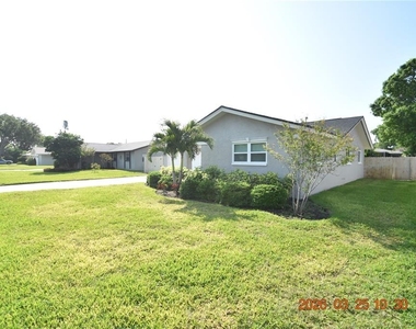 2600 60th Avenue S - Photo Thumbnail 2