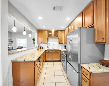 418 Lebeau Street - Photo Thumbnail 13