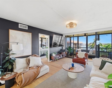 19701 Gulf Boulevard - Photo Thumbnail 13