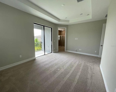 4612 Almada Lane - Photo Thumbnail 10