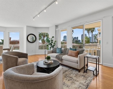 555 5th Avenue Ne - Photo Thumbnail 5