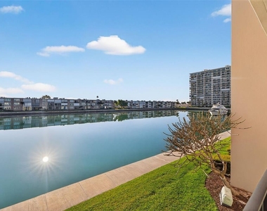 7625 Sun Island Drive S - Photo Thumbnail 26