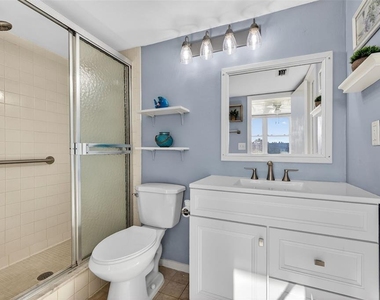 7625 Sun Island Drive S - Photo Thumbnail 17