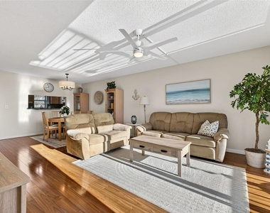 7625 Sun Island Drive S - Photo Thumbnail 13