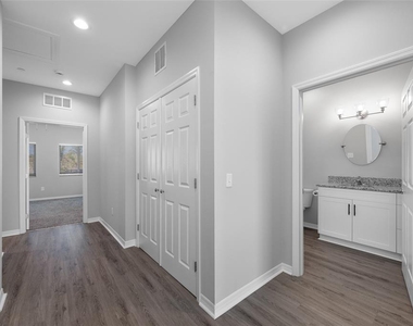 2117 Sebring Place - Photo Thumbnail 11
