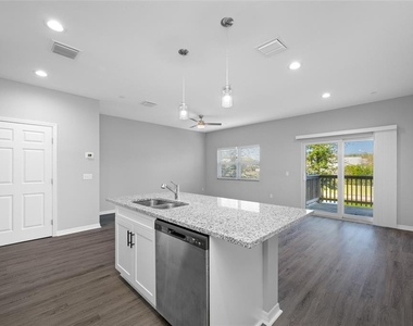 2117 Sebring Place - Photo Thumbnail 5