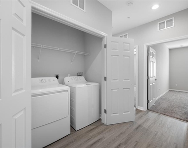 2117 Sebring Place - Photo Thumbnail 10
