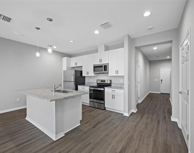 2117 Sebring Place - Photo Thumbnail 4