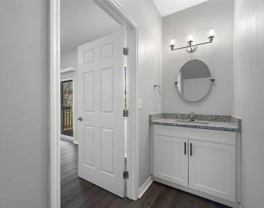 2117 Sebring Place - Photo Thumbnail 7