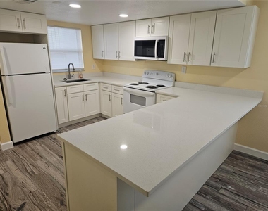 2045 Alpine Road - Photo Thumbnail 10