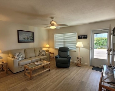 9715 Harrell Avenue - Photo Thumbnail 9
