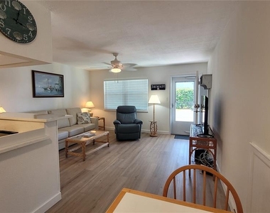 9715 Harrell Avenue - Photo Thumbnail 7
