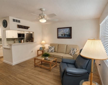 9715 Harrell Avenue - Photo Thumbnail 6