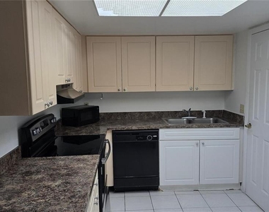 9903 Turf Way - Photo Thumbnail 3