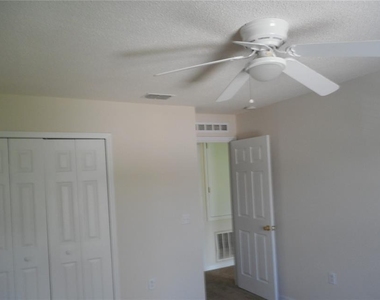 950 Derbyshire Drive - Photo Thumbnail 3