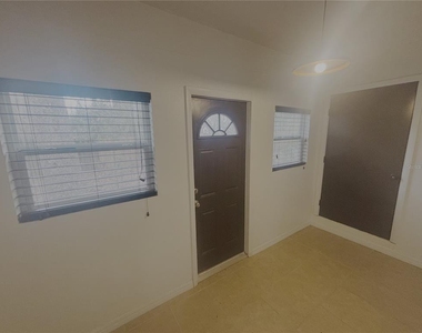 900 Sw 62 Boulevard - Photo Thumbnail 2