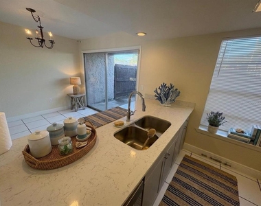 4033 Henley Road - Photo Thumbnail 4