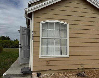 631 Washington Palm Loop - Photo Thumbnail 1