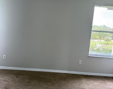 631 Washington Palm Loop - Photo Thumbnail 10