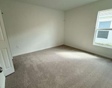 355 Artemis Street - Photo Thumbnail 16