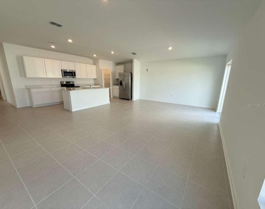 355 Artemis Street - Photo Thumbnail 4