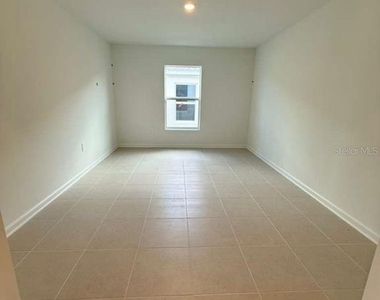 355 Artemis Street - Photo Thumbnail 2