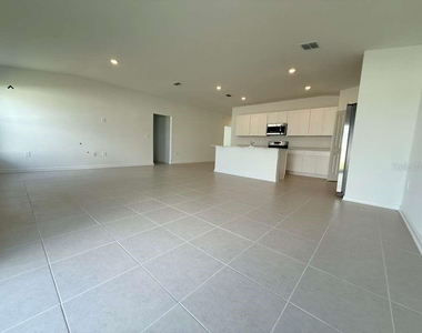 355 Artemis Street - Photo Thumbnail 6