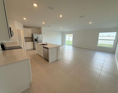 355 Artemis Street - Photo Thumbnail 3
